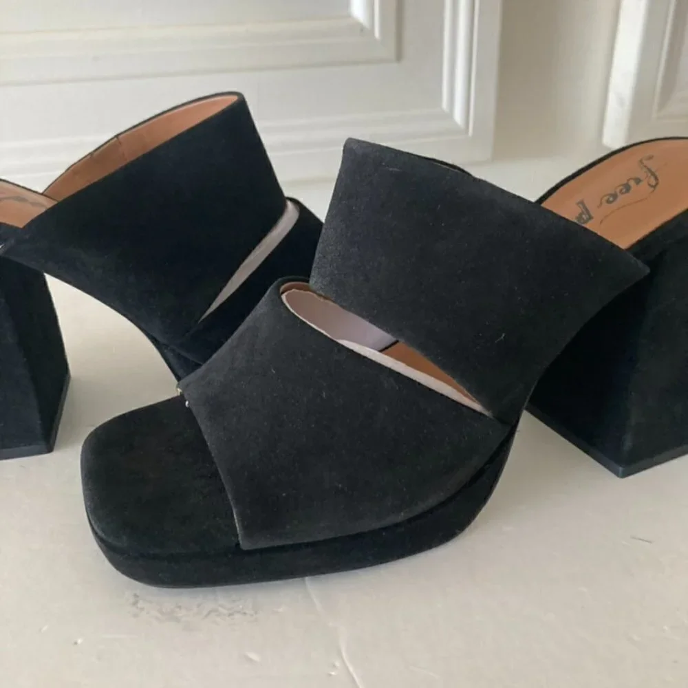 NWOB Free People Love Is Everywhere Black Suede Platform Sandals Sz 40/10